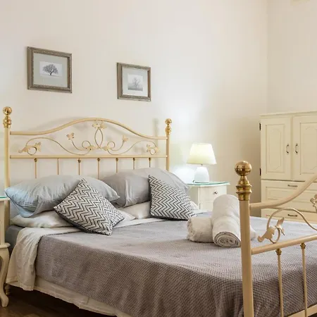 70/2- Spacious & Charming 3 Bedroom Apt In *