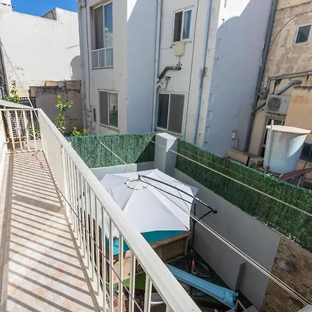 Apartman 70/2- Spacious & Charming 3 Bedroom Apt In *