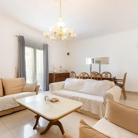 Apartamento 70/2- Spacious & Charming 3 Bedroom Apt In Sliema