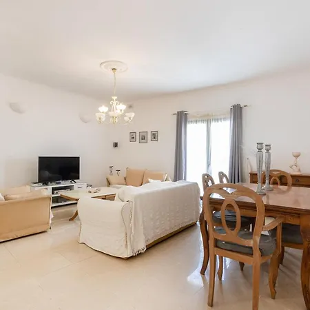 Apartamento 70/2- Spacious&charming 3 Bedroom Apt In *