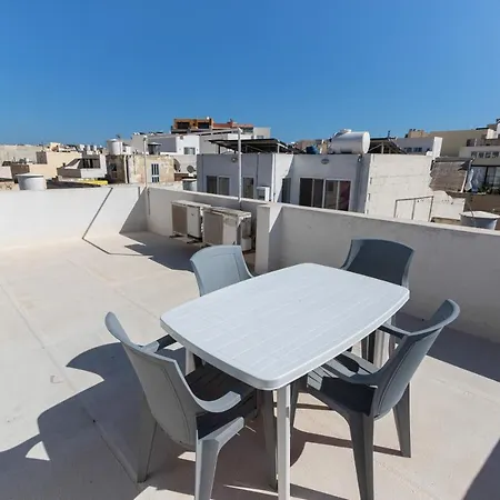 70/2- Spacious & Charming 3 Bedroom Apt In