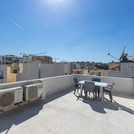 70/2- Spacious & Charming 3 Bedroom Apt In *