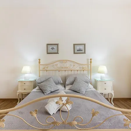70/2- Spacious & Charming 3 Bedroom Apt In Apartamento Sliema