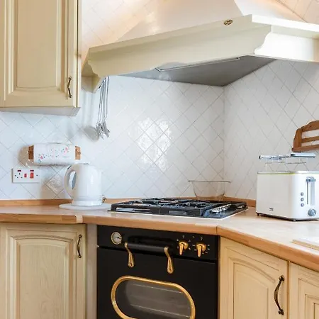 Apartamento 70/2- Spacious & Charming 3 Bedroom Apt In Sliema