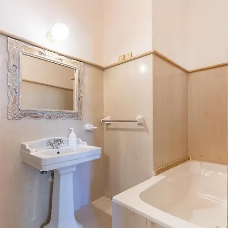 70/2- Spacious & Charming 3 Bedroom Apt In スリーマ